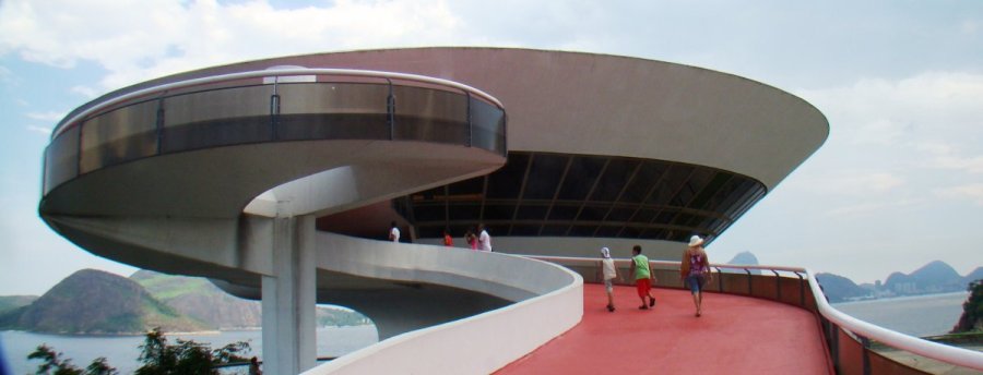 the-niteri-contemporary-art-museum-mac-in-rio-de-janeiro-brazil